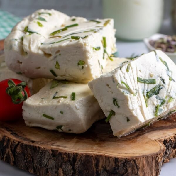 Van Otlu Peynir (1 kg)